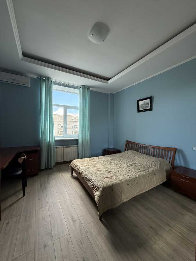 Оренда 2-кімнатної квартири 60 м², Івана Мазепи вул., 4/6