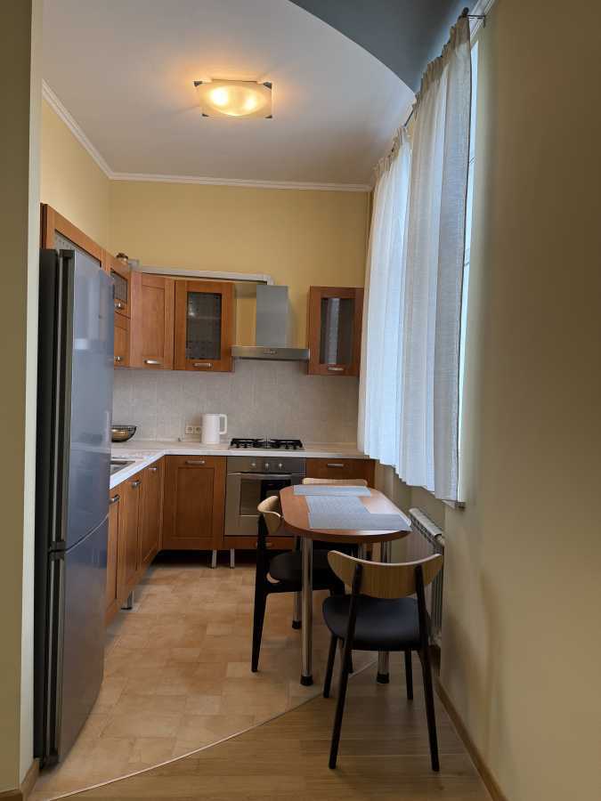Оренда 2-кімнатної квартири 60 м², Івана Мазепи вул., 4/6
