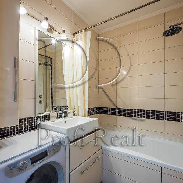 Продаж 1-кімнатної квартири 40 м², Новаторів вул., 22Б