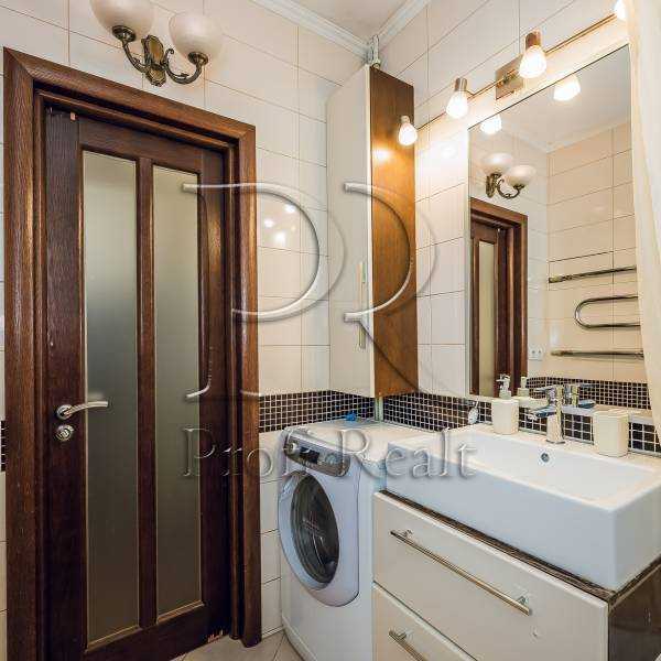 Продаж 1-кімнатної квартири 40 м², Новаторів вул., 22Б