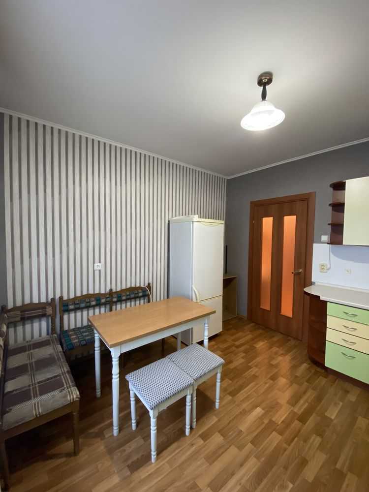 Оренда 2-кімнатної квартири 67 м², Олени Пчілки вул., 4