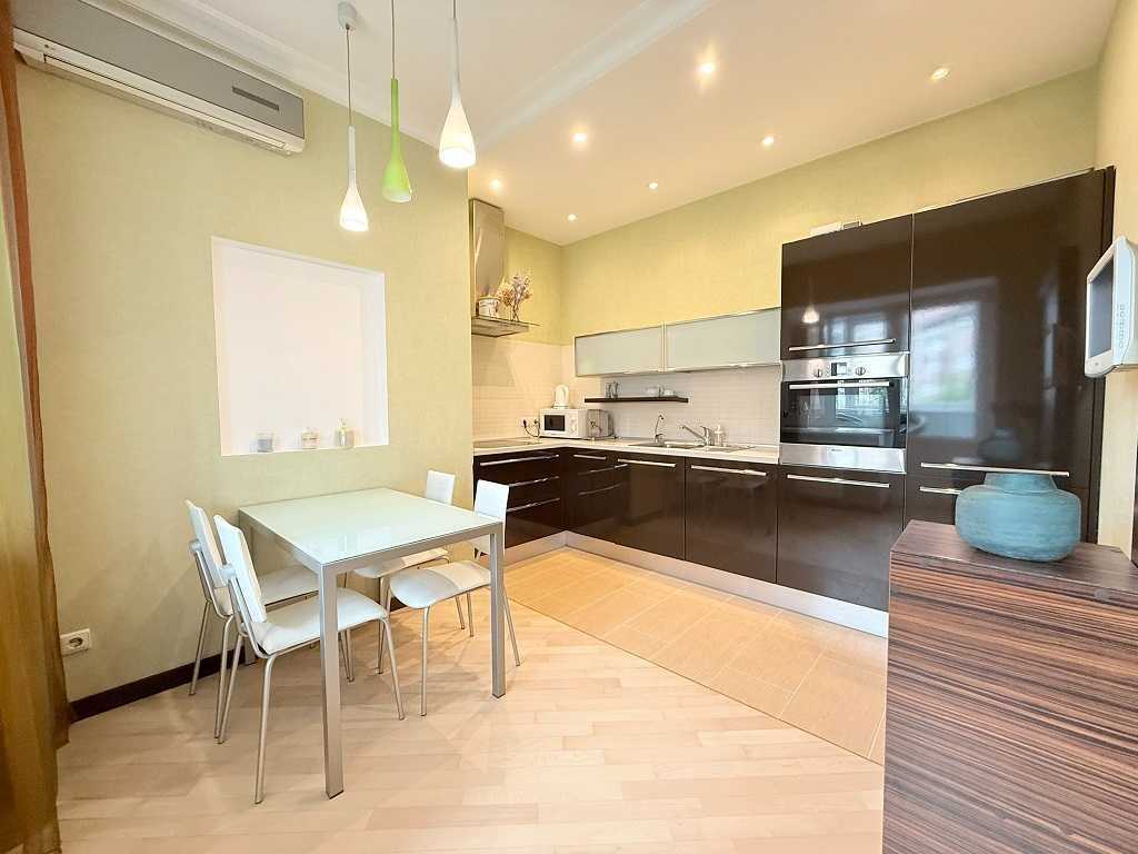 Продажа 2-комнатной квартиры 76 м², Вячеслава Черновола ул., 25
