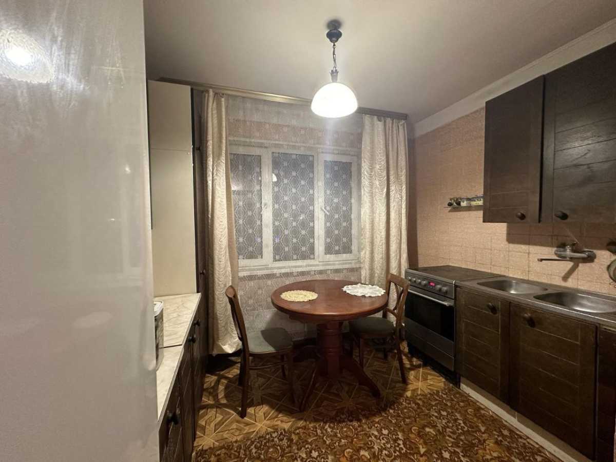 Продажа 3-комнатной квартиры 76 м², Академика Глушкова просп., 33