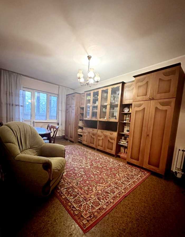 Продажа 3-комнатной квартиры 76 м², Академика Глушкова просп., 33