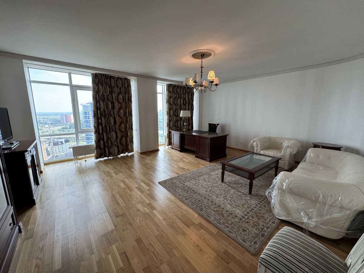 Оренда 4-кімнатної квартири 288 м², Звіринецька вул., 59