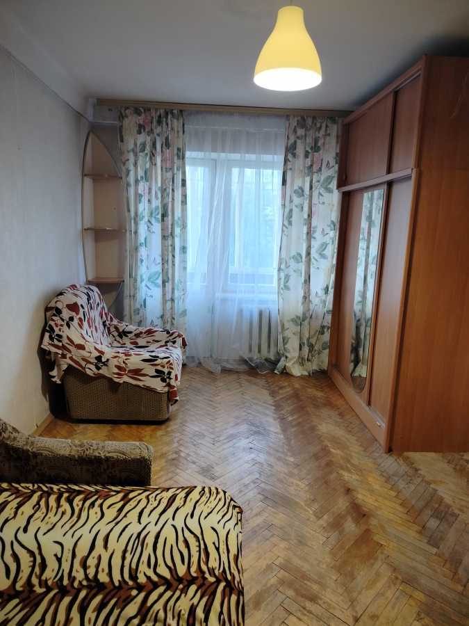 Оренда 1-кімнатної квартири 30 м², Будівельників вул., 11