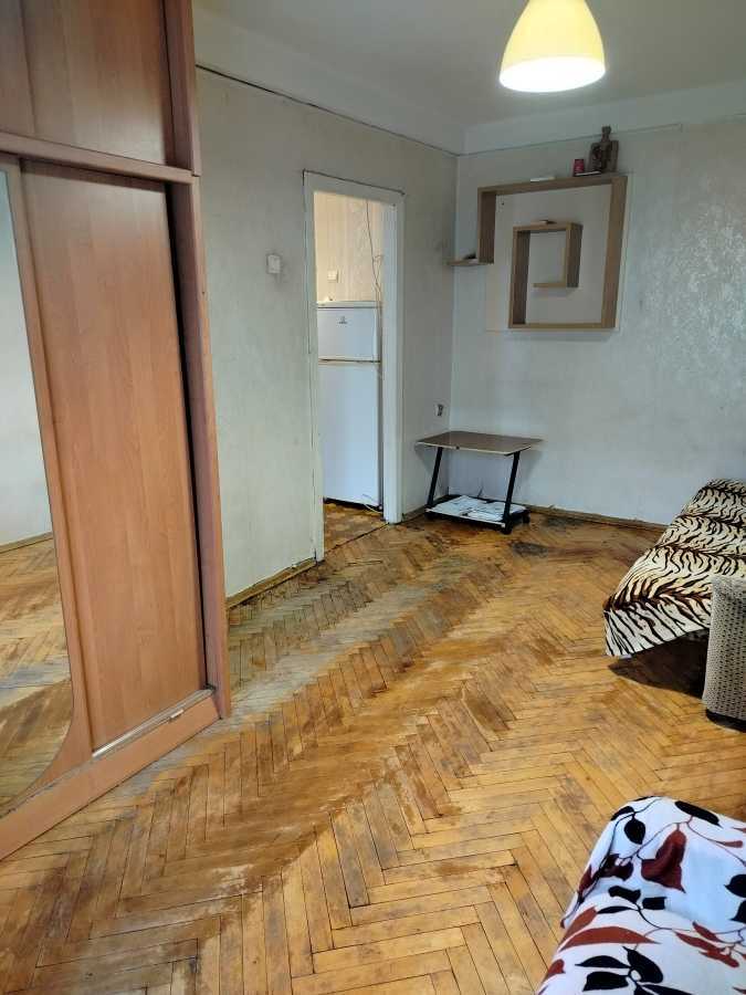 Оренда 1-кімнатної квартири 30 м², Будівельників вул., 11