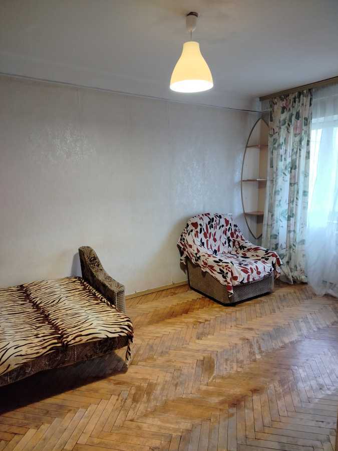 Оренда 1-кімнатної квартири 30 м², Будівельників вул., 11