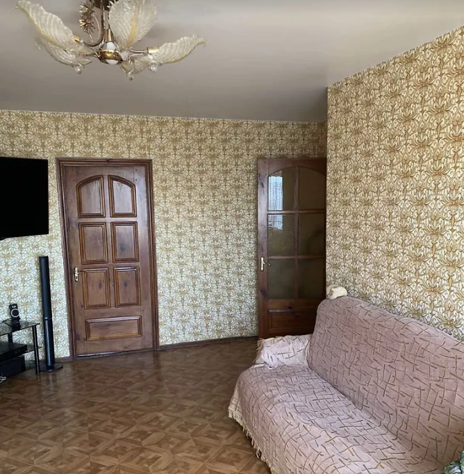 Продажа 4-комнатной квартиры 71 м², Малиновского Маршала ул.