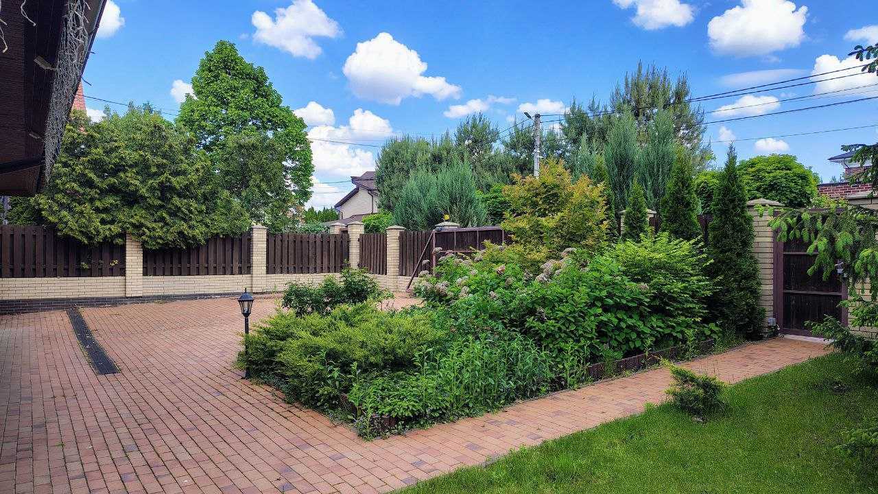 Продаж будинку 495 м², Стешки