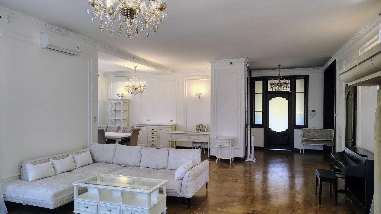 Продаж будинку 495 м², Стешки
