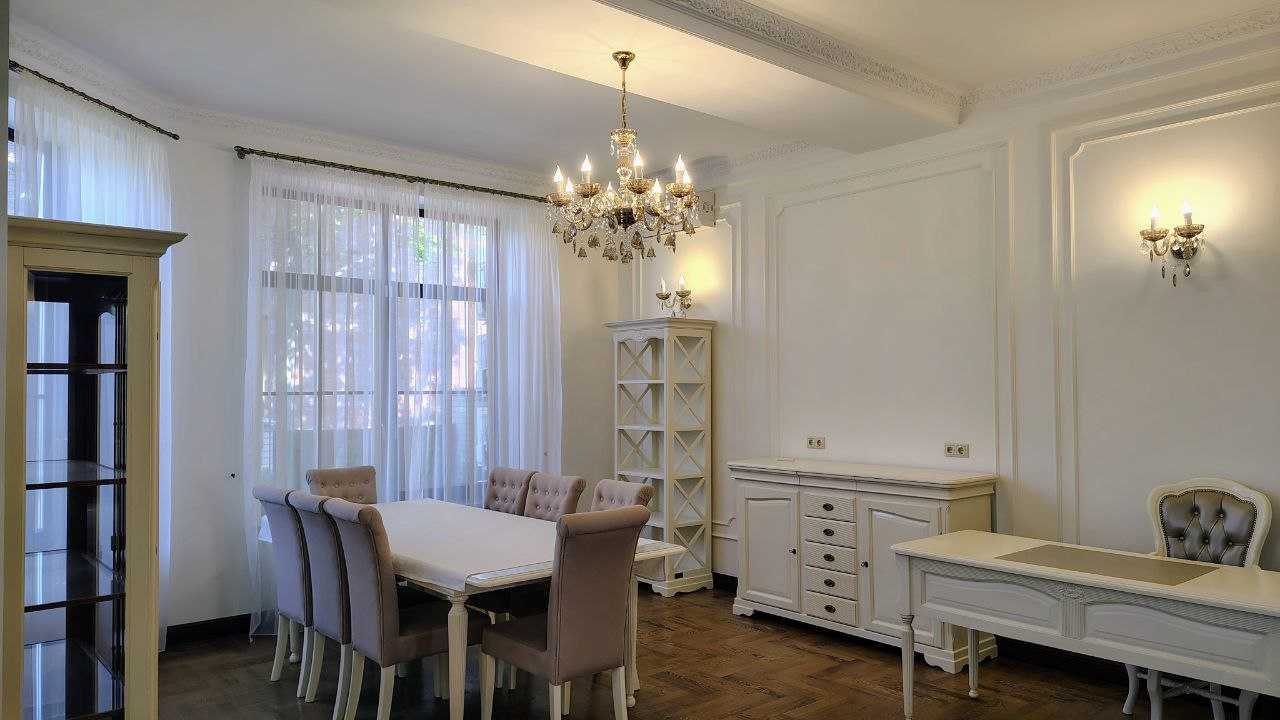 Продаж будинку 495 м², Стешки