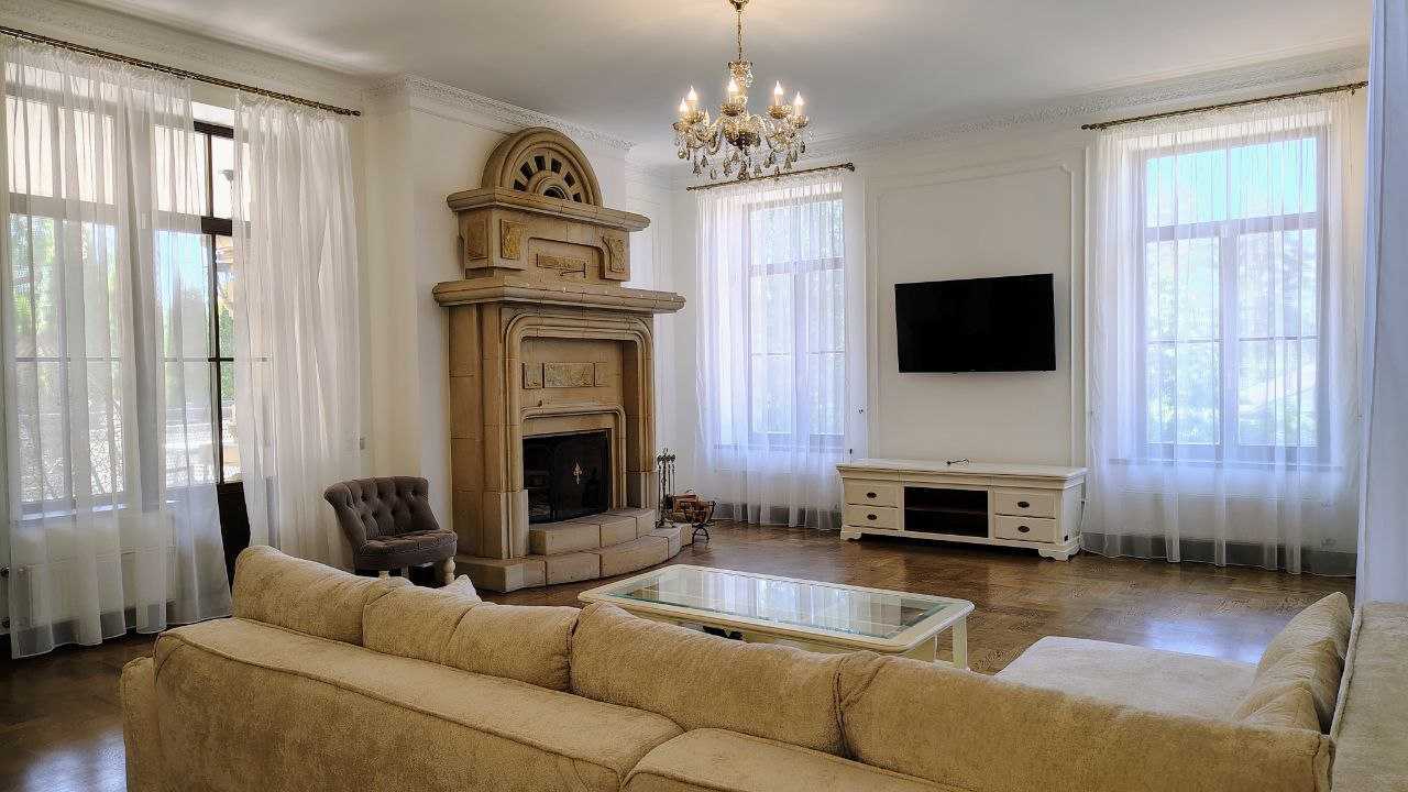 Продаж будинку 495 м², Стешки