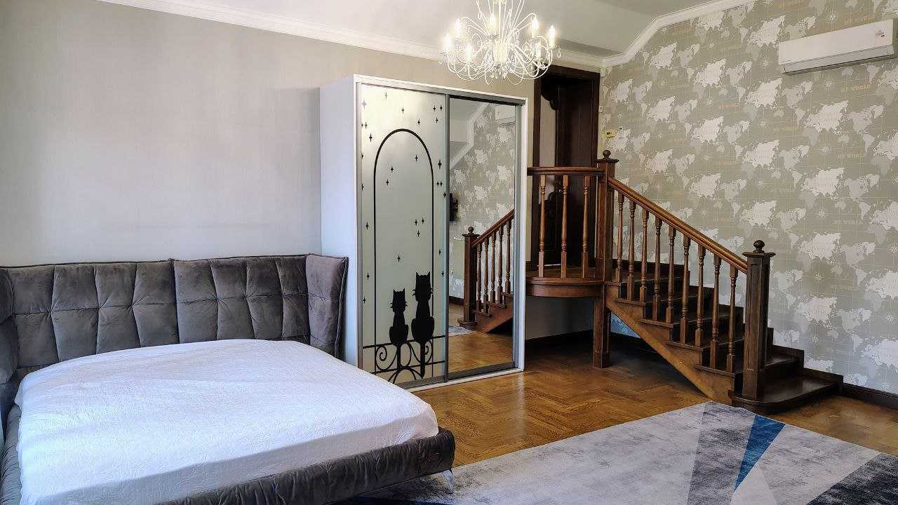 Продаж будинку 495 м², Стешки
