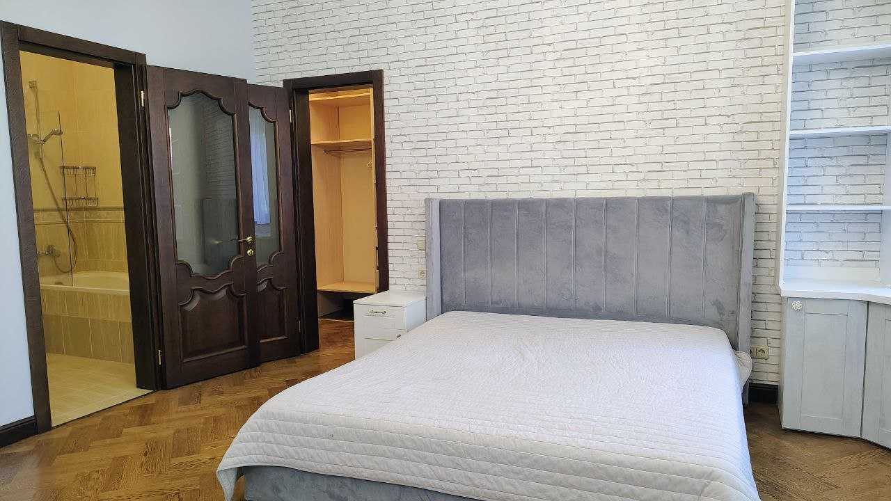 Продаж будинку 495 м², Стешки