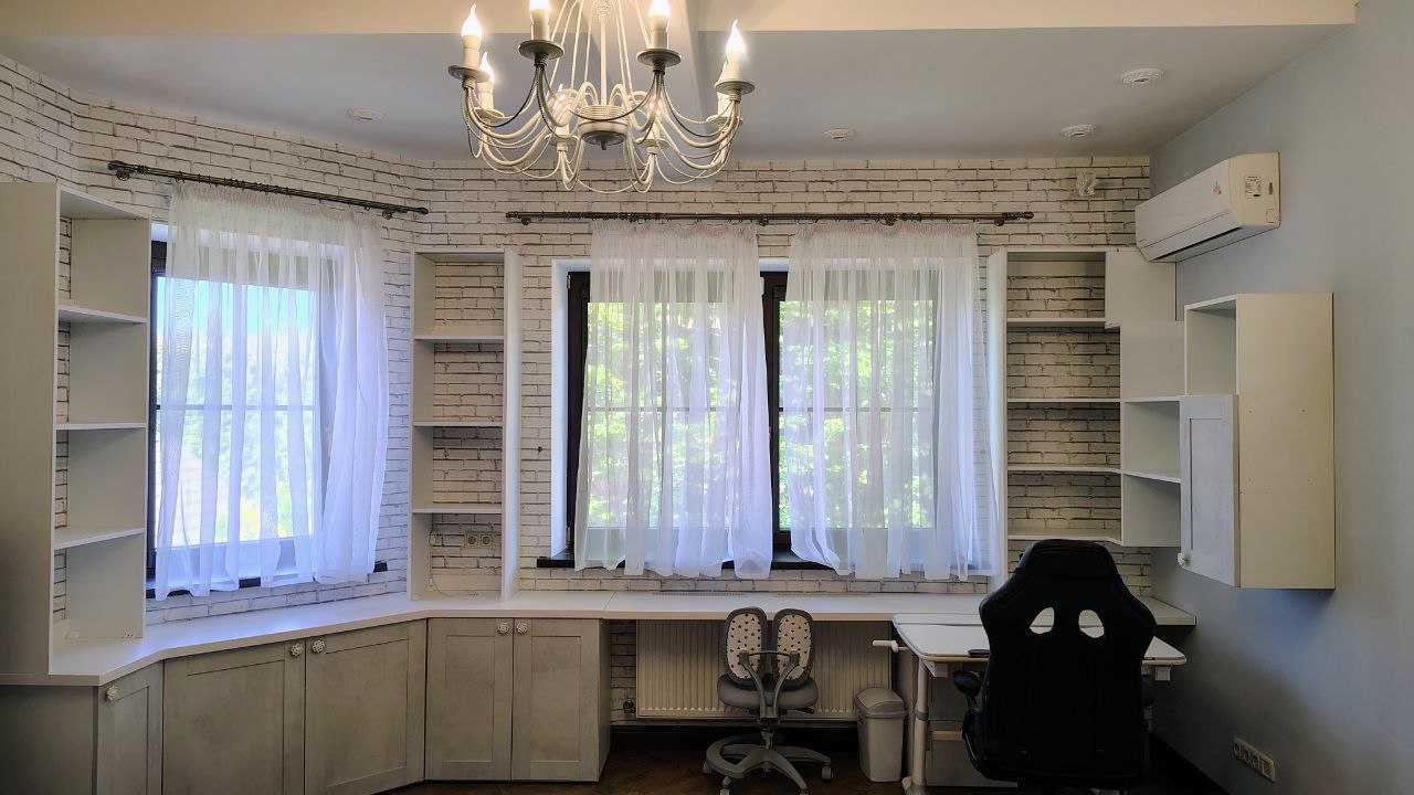 Продаж будинку 495 м², Стешки