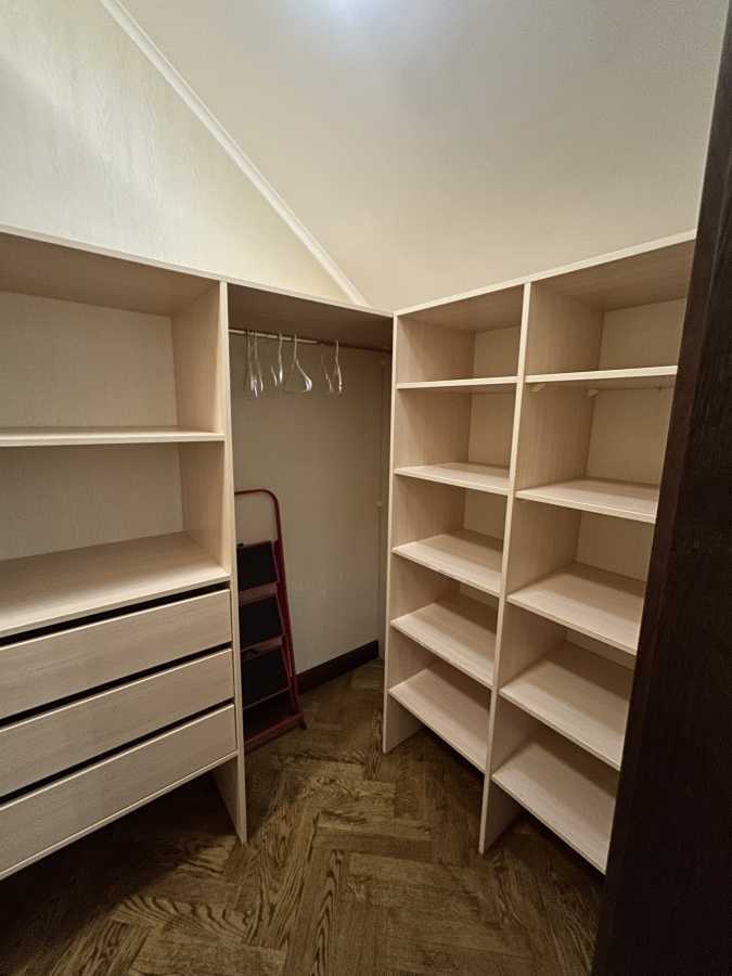 Продаж будинку 495 м², Стешки