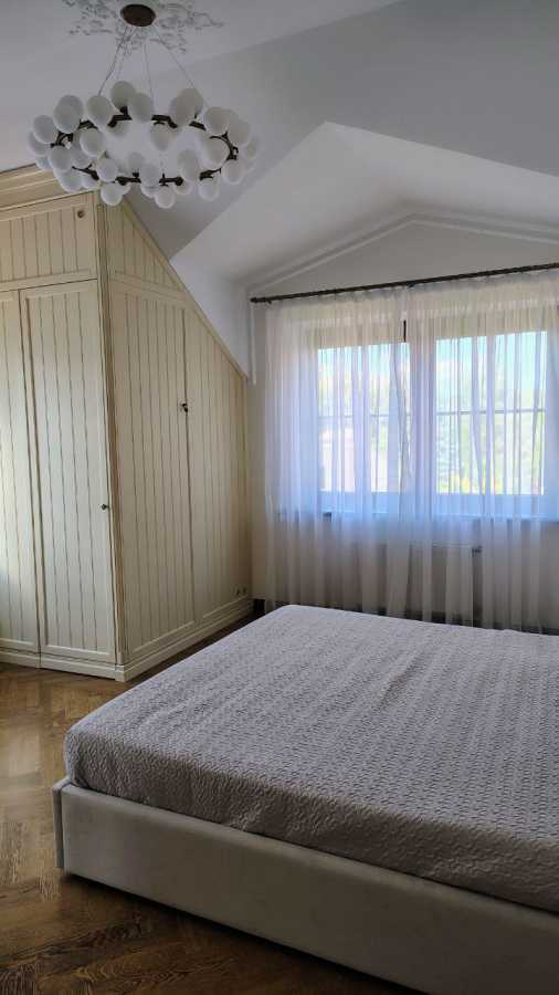 Продаж будинку 495 м², Стешки