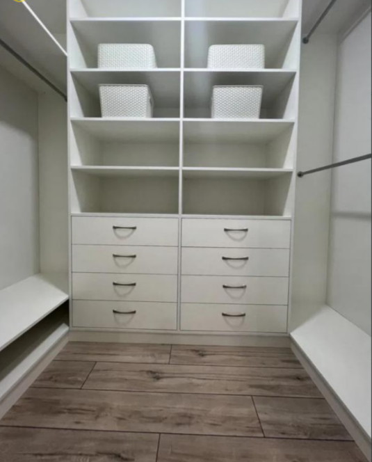Продажа 2-комнатной квартиры 60 м², Жемчужная ул.