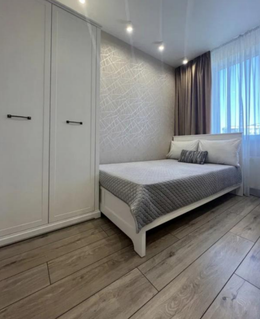 Продажа 2-комнатной квартиры 60 м², Жемчужная ул.