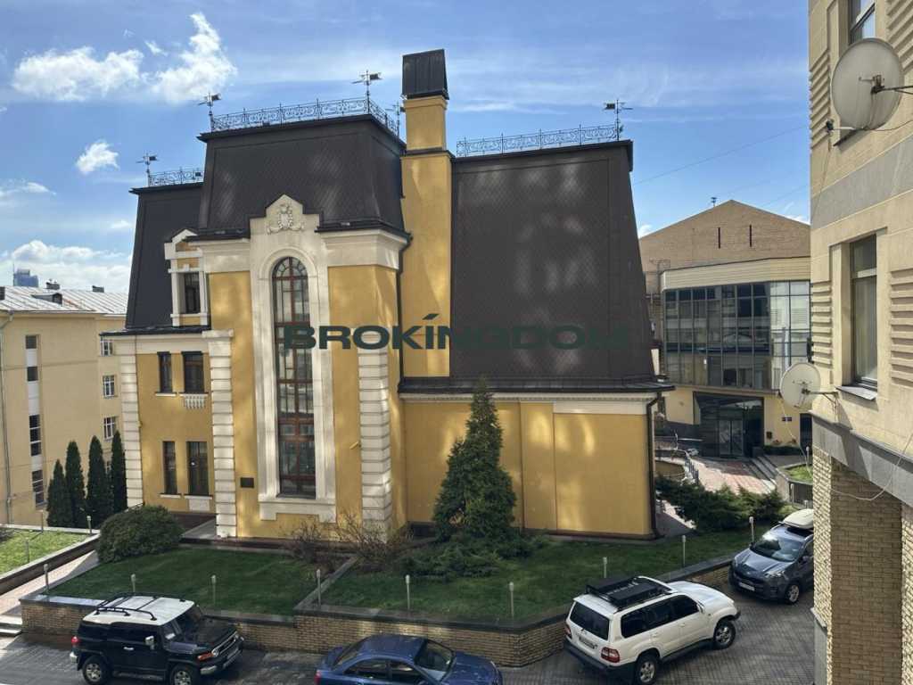 Продаж 3-кімнатної квартири 147 м², Володимирська вул., 49