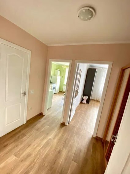 Продаж 1-кімнатної квартири 42 м², Нижньосироватська вул.
