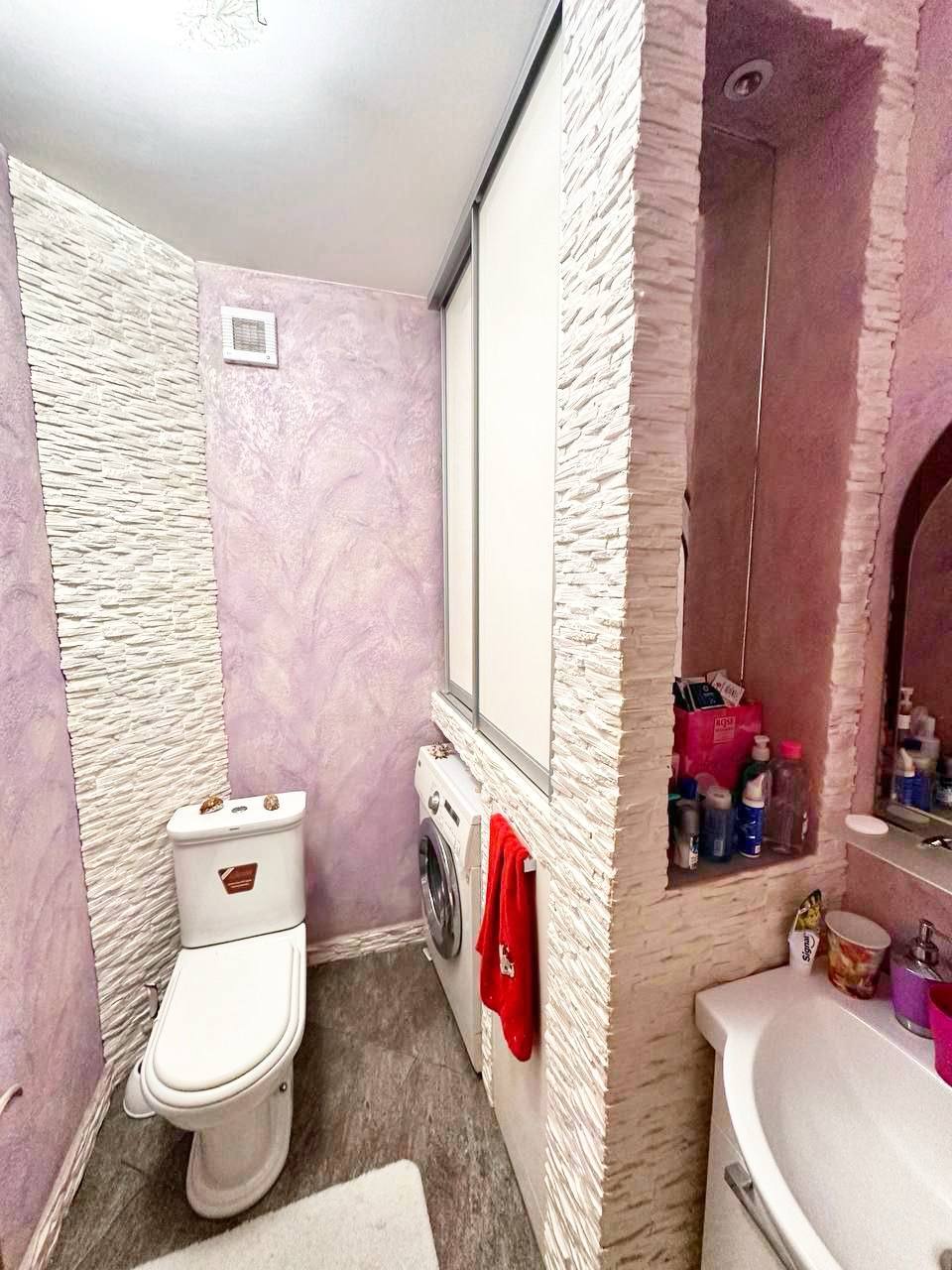 Продаж 2-кімнатної квартири 70 м², Інтернаціоналістів вул.
