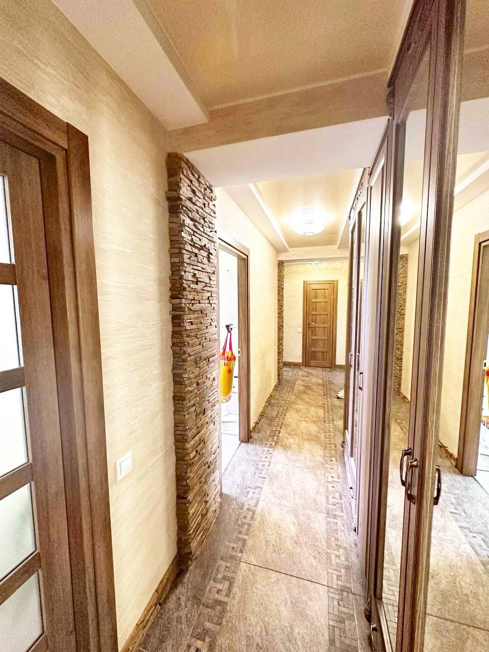 Продаж 2-кімнатної квартири 70 м², Інтернаціоналістів вул.