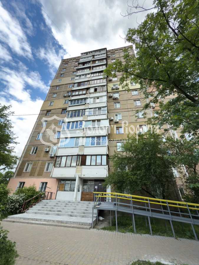 Продажа 2-комнатной квартиры 53.5 м², Чернобыльская ул., 24/26