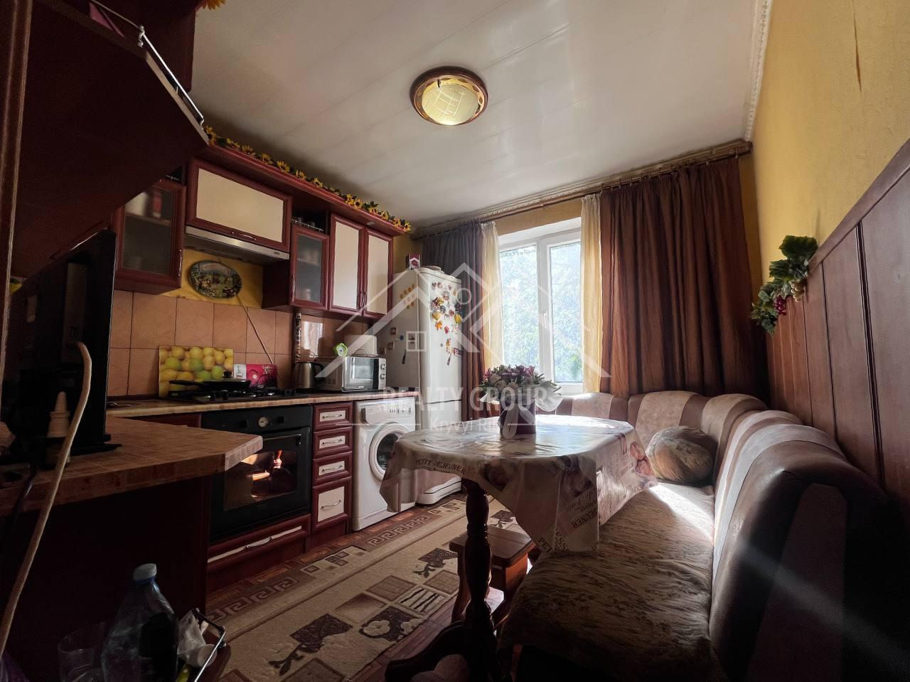 Продаж 3-кімнатної квартири 58 м², Покровская вул.