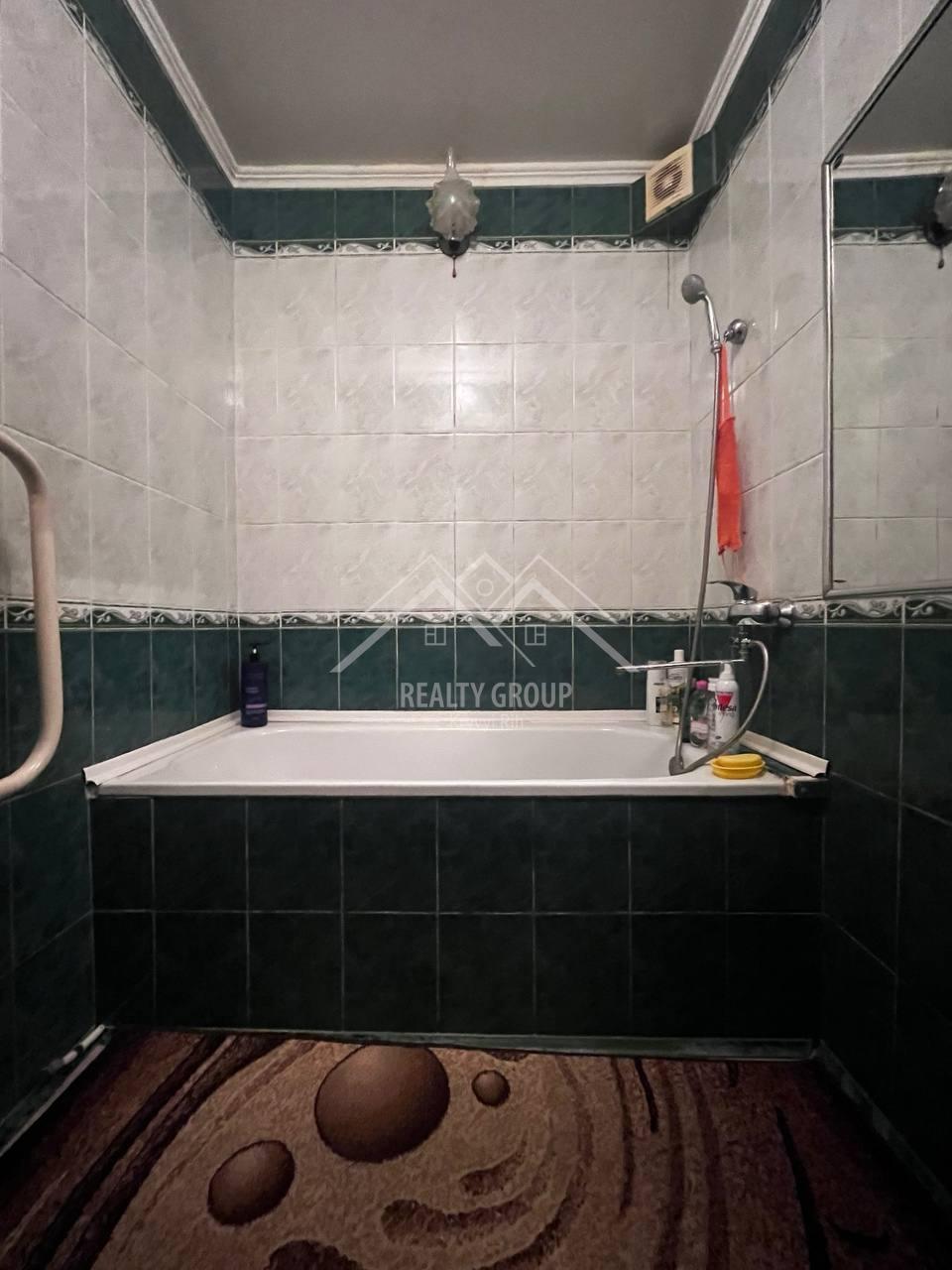 Продаж 3-кімнатної квартири 58 м², Покровская вул.
