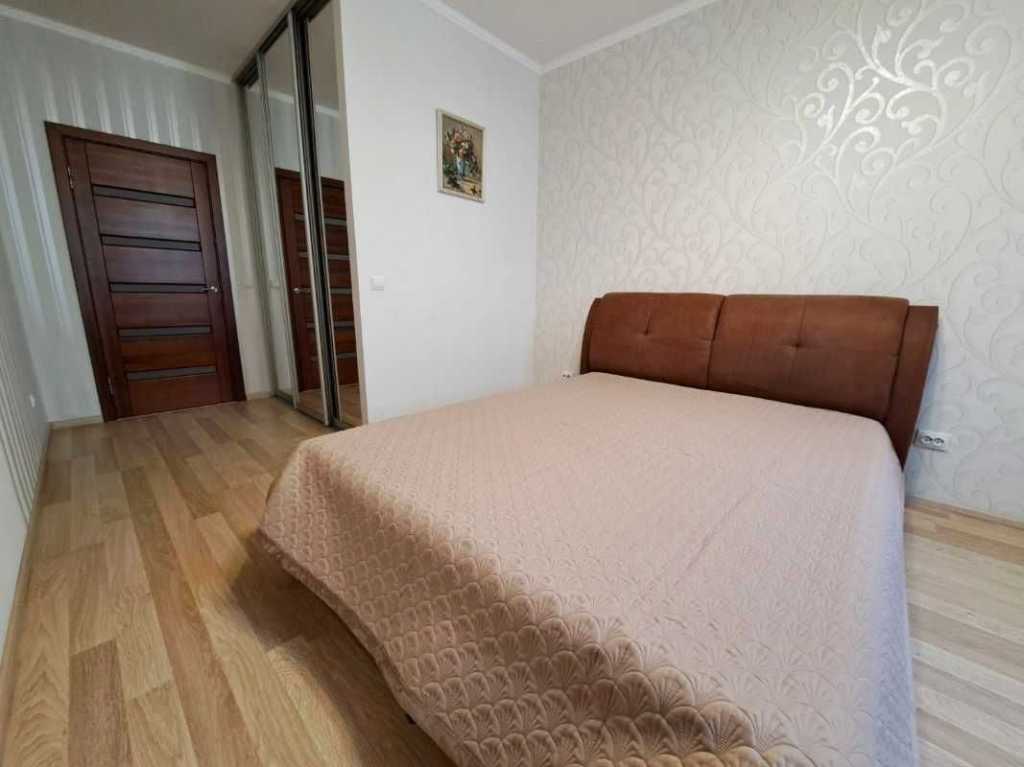 Оренда 1-кімнатної квартири 57 м², Котельникова вул., Драгоманова, 2А