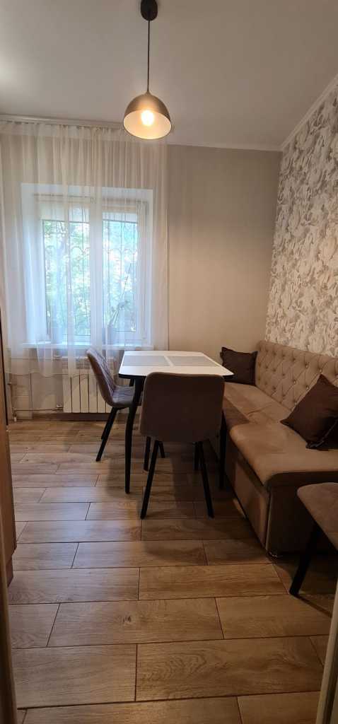 Продаж 1-кімнатної квартири 35 м², Володимира Маяковського просп., 44