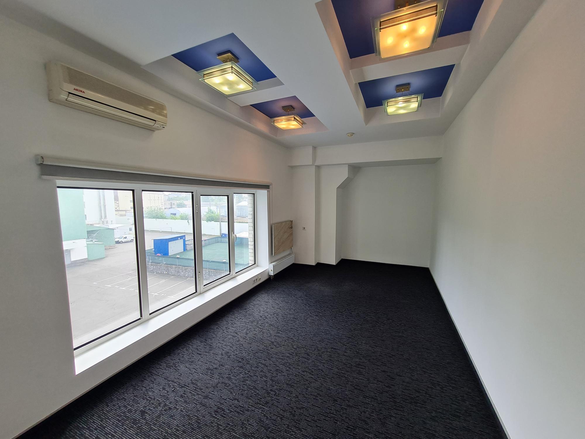 Оренда офісу 500 м², Степана Бандери просп., 16Б