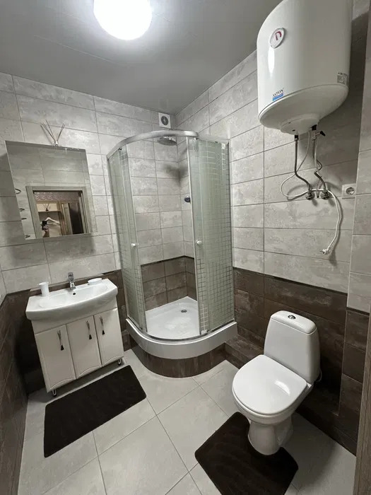 Оренда 1-кімнатної квартири 40 м², Каховська вул., 62