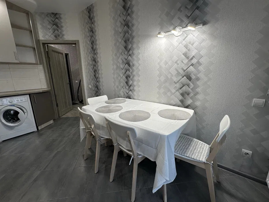 Оренда 1-кімнатної квартири 40 м², Каховська вул., 62