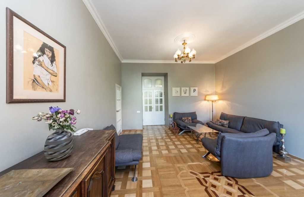 Аренда 3-комнатной квартиры 150 м², Олеся Гончара ул., 74А