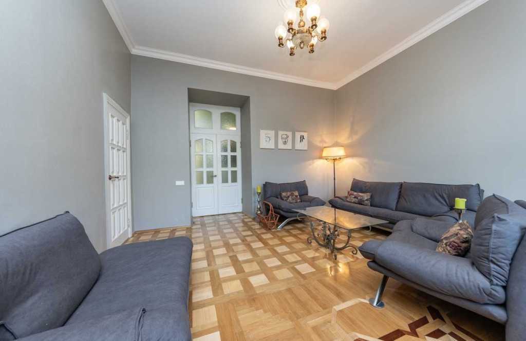 Аренда 3-комнатной квартиры 150 м², Олеся Гончара ул., 74А