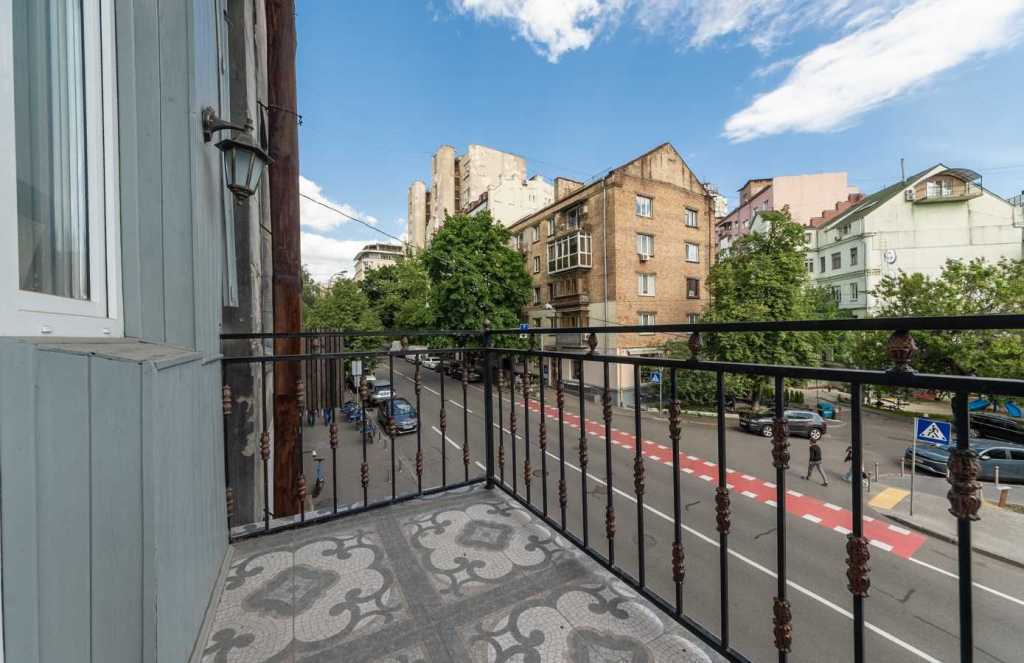 Аренда 3-комнатной квартиры 150 м², Олеся Гончара ул., 74А