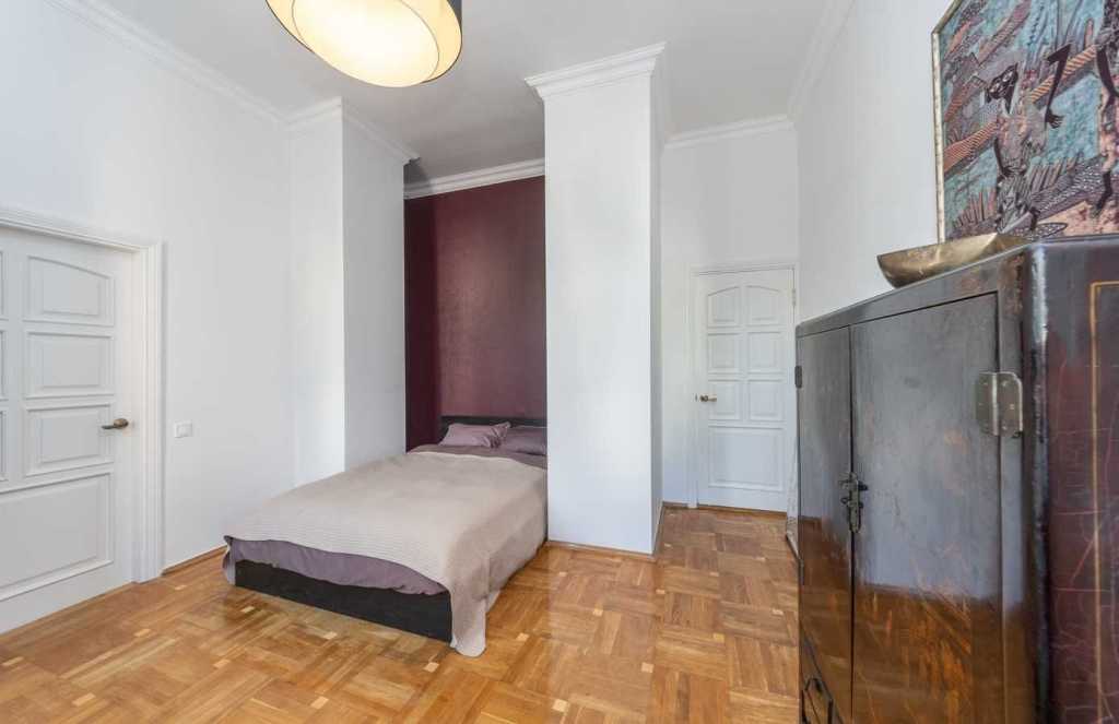Аренда 3-комнатной квартиры 150 м², Олеся Гончара ул., 74А