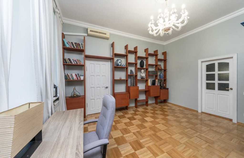 Аренда 3-комнатной квартиры 150 м², Олеся Гончара ул., 74А
