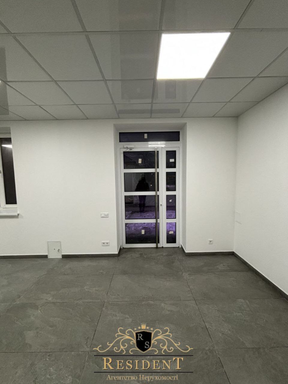 Продаж комерції 51 м², Калинова вул., 18