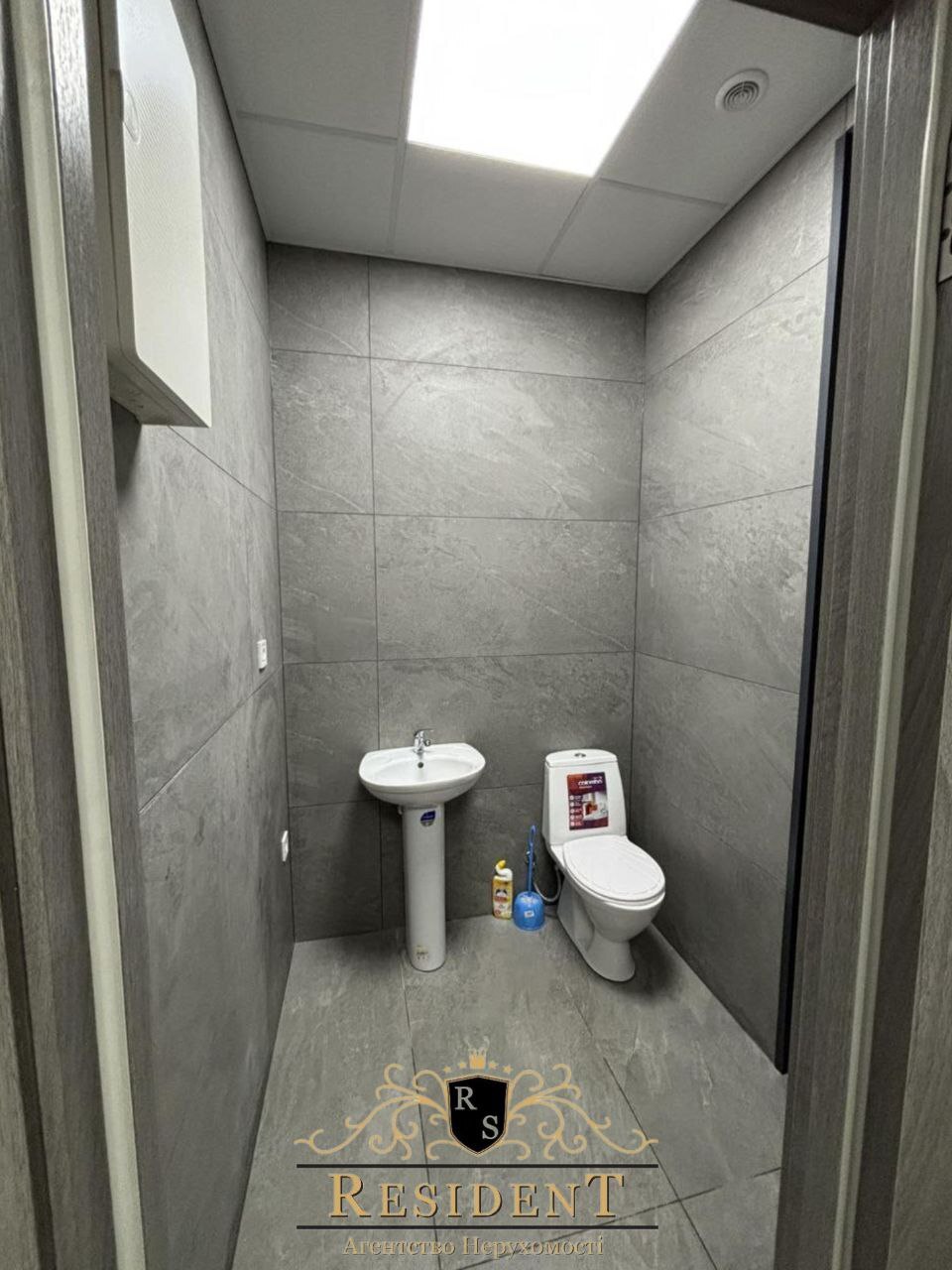 Продаж комерції 51 м², Калинова вул., 18
