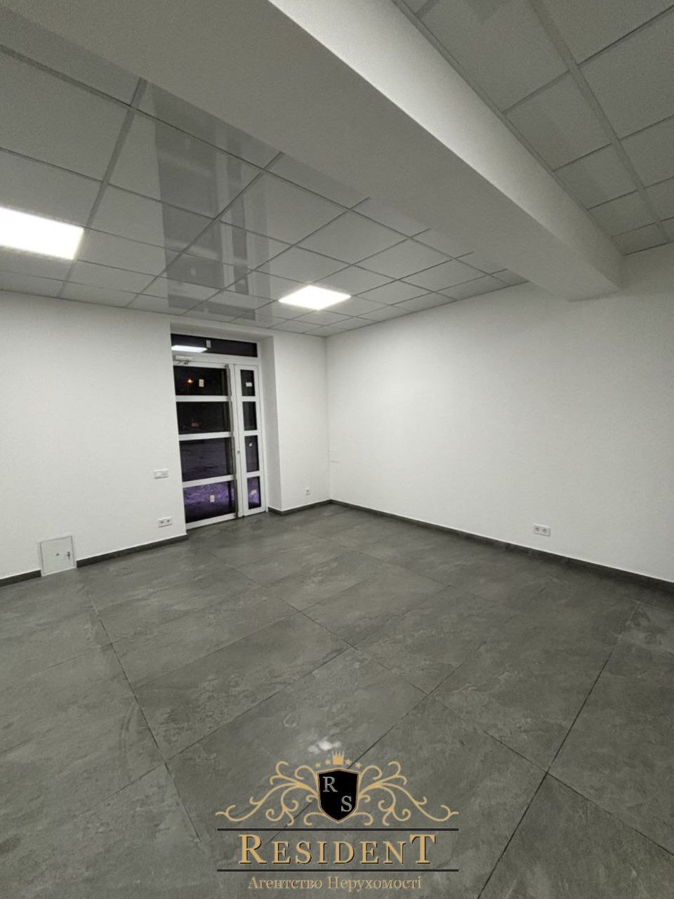 Продаж комерції 51 м², Калинова вул., 18