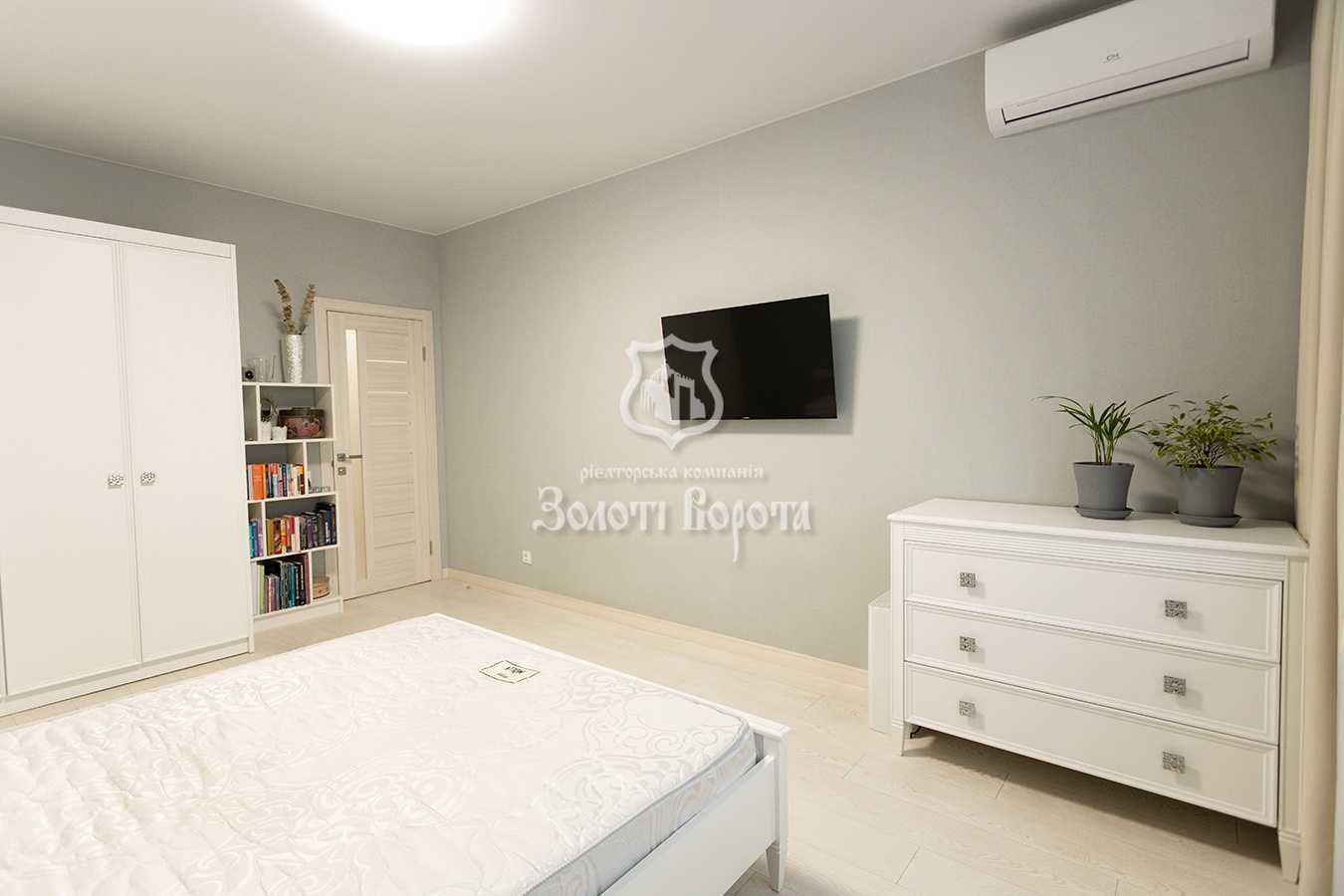 Продаж 2-кімнатної квартири 76 м², Юнацька вул., 6