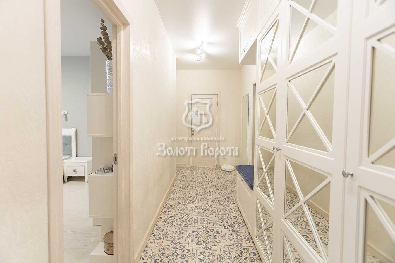 Продаж 2-кімнатної квартири 76 м², Юнацька вул., 6