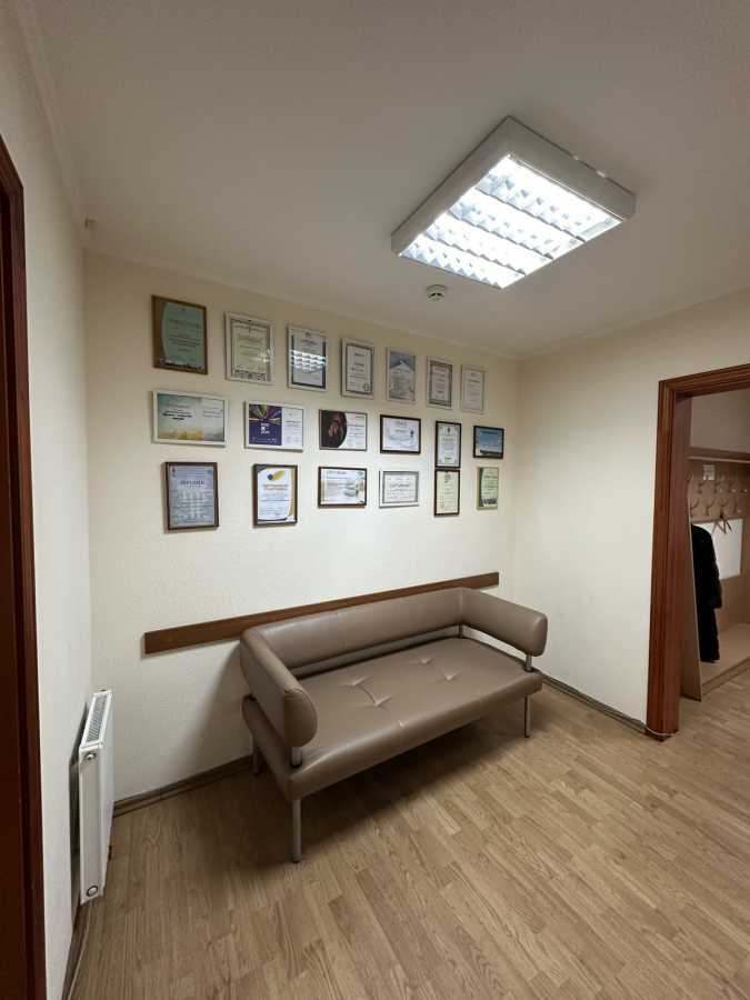 Продажа офиса 258 м², Дарницкий бул., 8