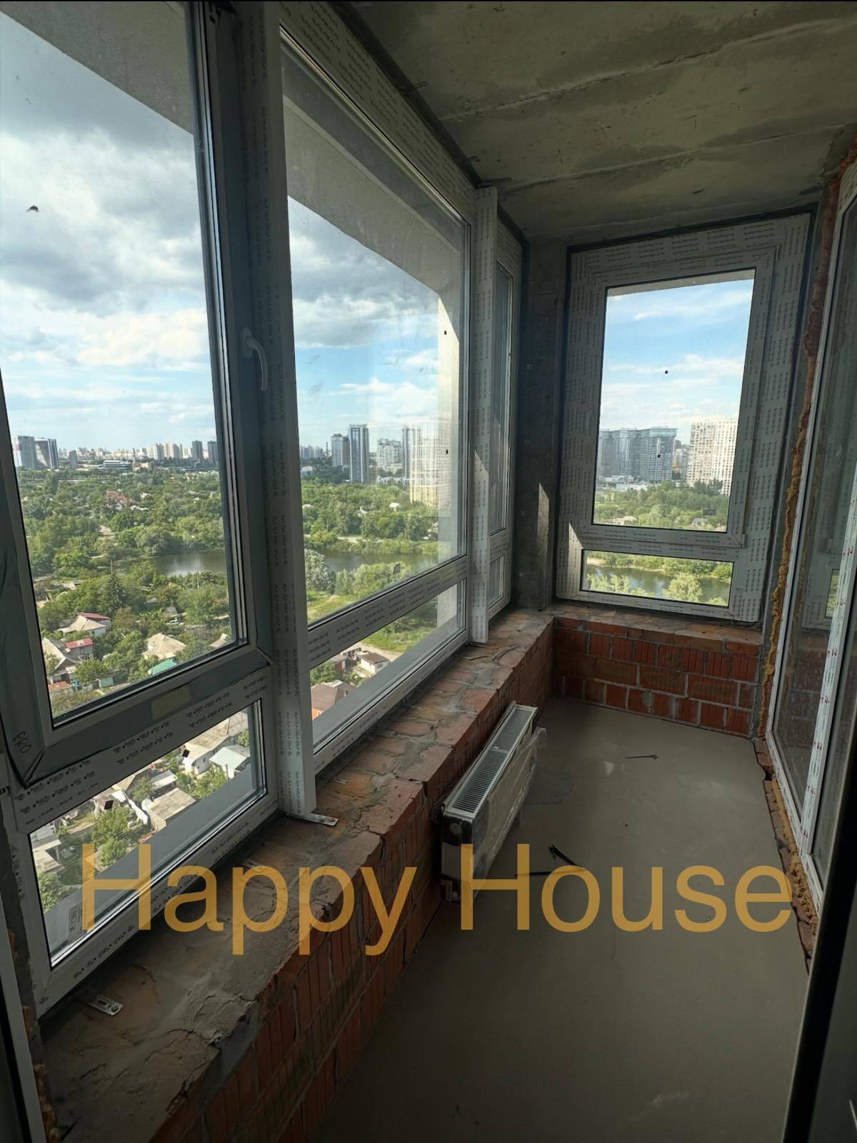 Продажа 3-комнатной квартиры 100 м²
