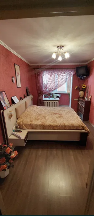 Продаж 3-кімнатної квартири 76 м², Академіка Глушко просп.