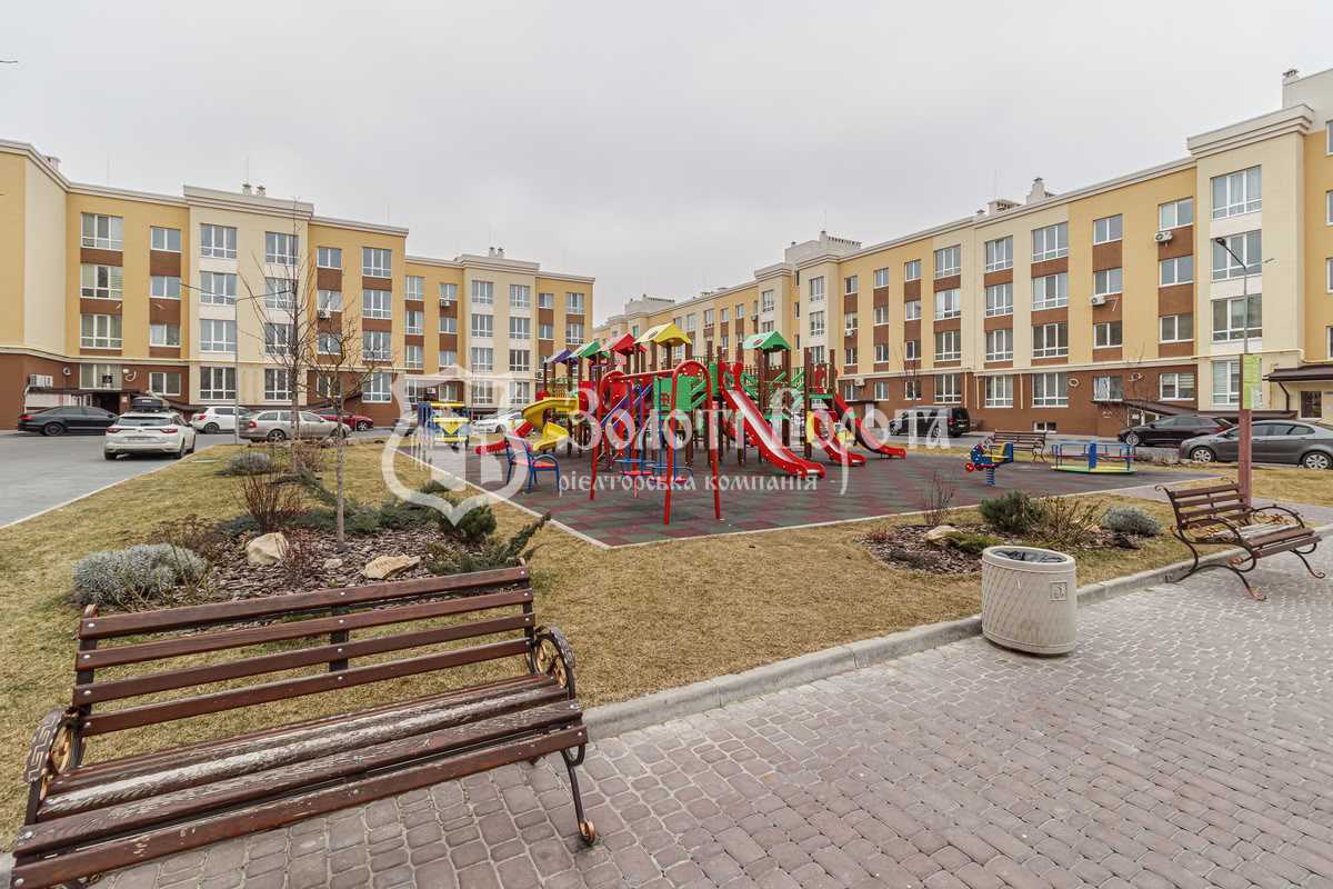Продаж 2-кімнатної квартири 64 м², Соборна вул., 103/21
